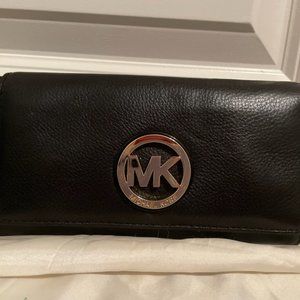 Michael Kors NWT Leather Wallet
